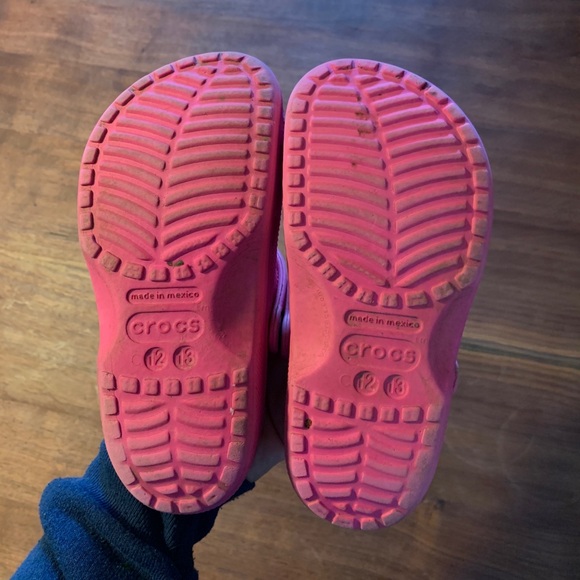 Bright pink Crocs - Picture 4 of 5